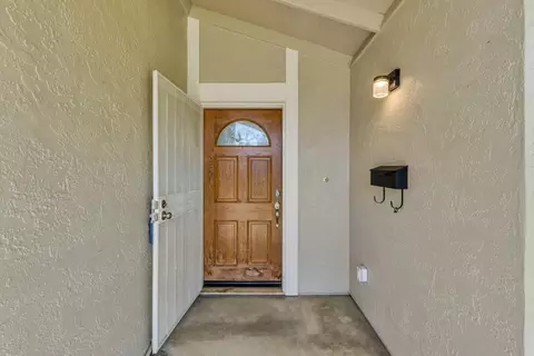 Entry Way - 8437 Cortadera Dr, Orangevale, CA 95662 photo 1 of 3
