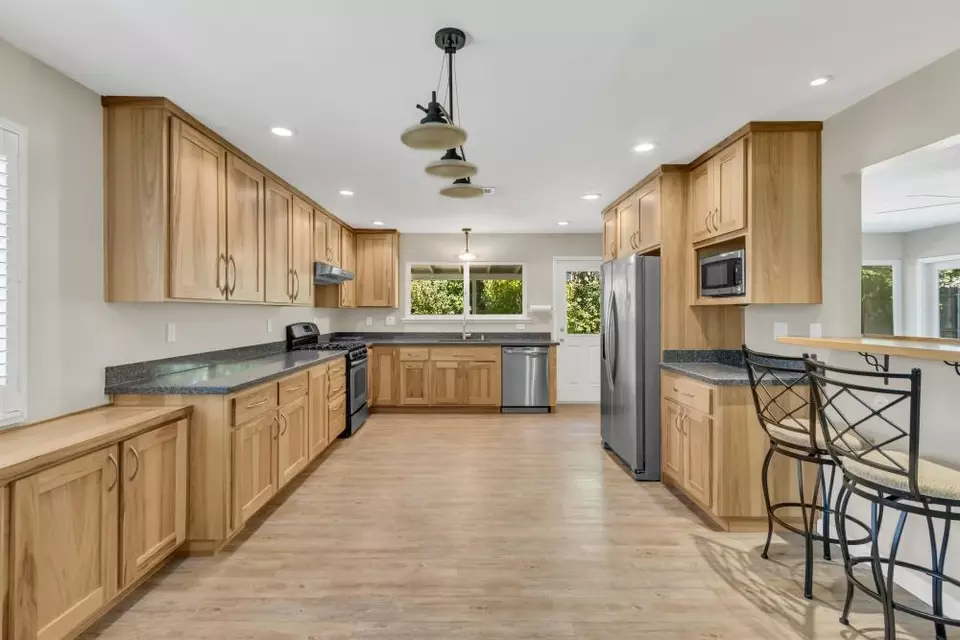 Kitchen - 8437 Cortadera Dr, Orangevale, CA 95662 photo 2 of 6
