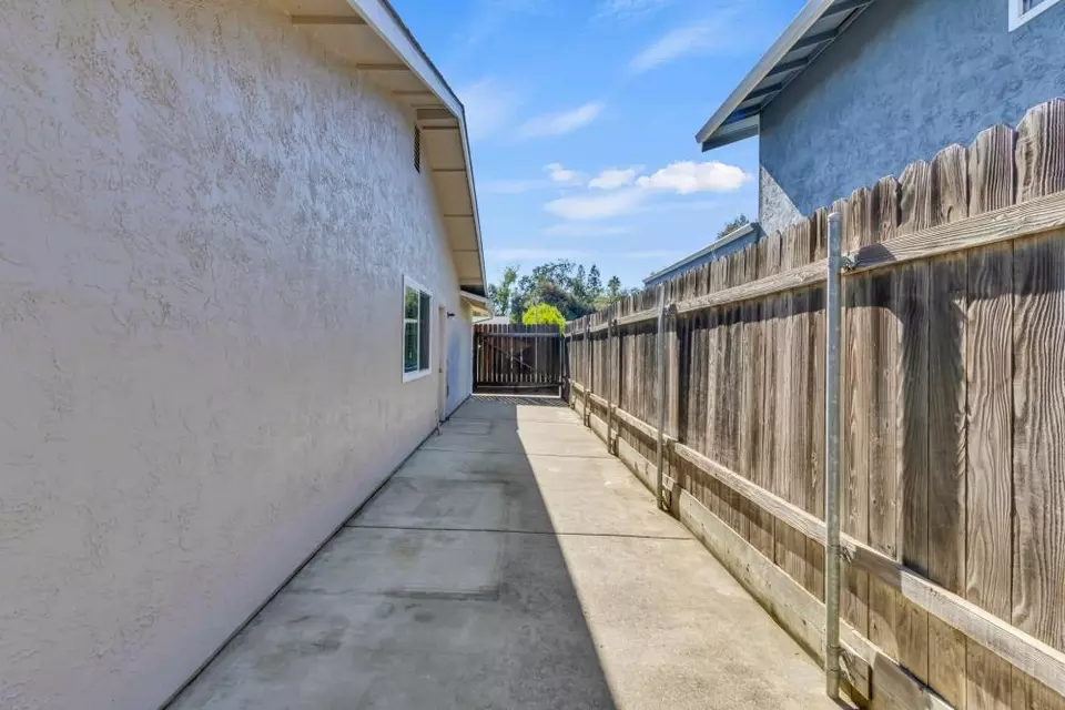 Exterior - 8437 Cortadera Dr, Orangevale, CA 95662 photo 9 of 10