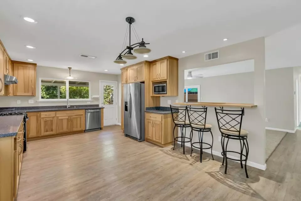 Kitchen - 8437 Cortadera Dr, Orangevale, CA 95662 photo 3 of 6