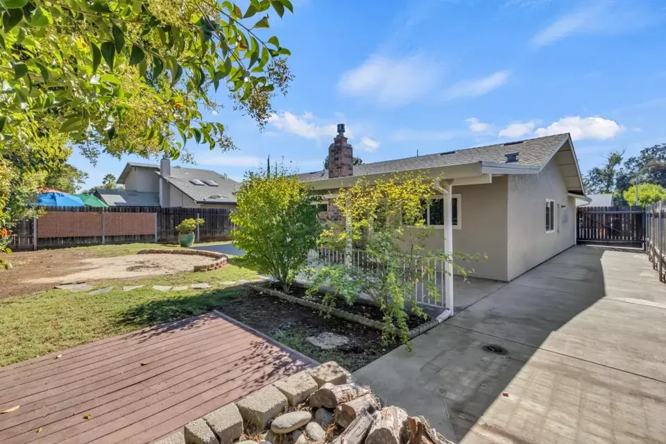 Exterior - 8437 Cortadera Dr, Orangevale, CA 95662 photo 5 of 10