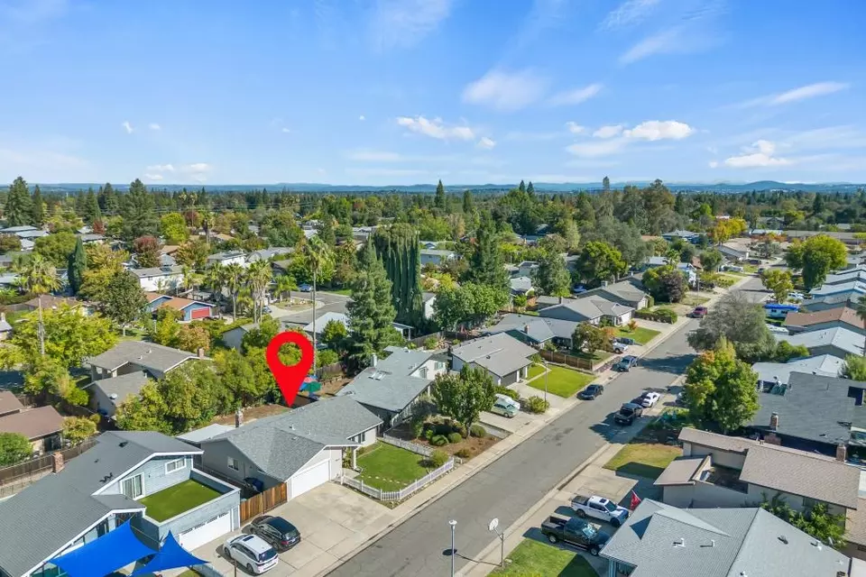 View/Area - 8437 Cortadera Dr, Orangevale, CA 95662 photo 3 of 4
