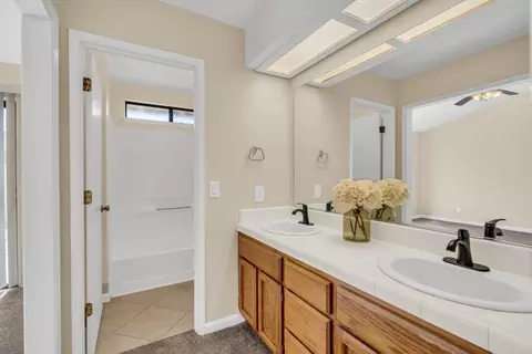 Bath - 713 E Century Pl, Lodi, CA 95240 photo 2 of 5