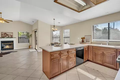 Kitchen - 713 E Century Pl, Lodi, CA 95240 photo 4 of 6