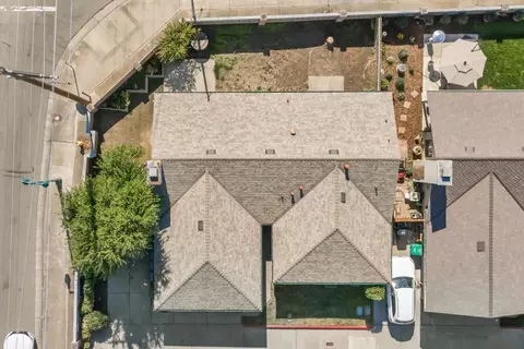 View/Area - 713 E Century Pl, Lodi, CA 95240 photo 3 of 4
