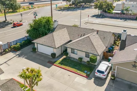 View/Area - 713 E Century Pl, Lodi, CA 95240 photo 2 of 4
