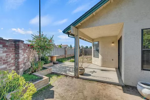 Exterior - 713 E Century Pl, Lodi, CA 95240 photo 4 of 7