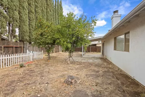 Exterior - 725 Mcfall Pl, Manteca, CA 95336 photo 5 of 6