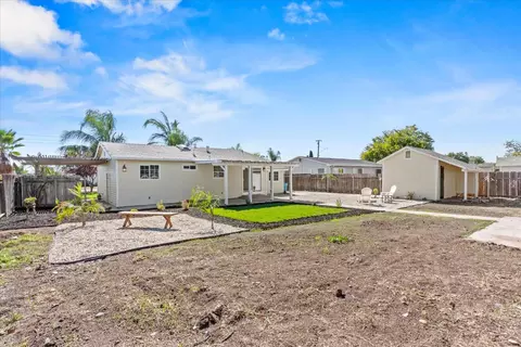 Exterior - 1985 16th St, Olivehurst, CA 95961 photo 6 of 13