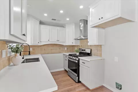 Kitchen - 1985 16th St, Olivehurst, CA 95961 photo 2 of 8