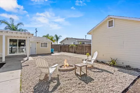 Exterior - 1985 16th St, Olivehurst, CA 95961 photo 10 of 13