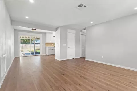 Living - 1985 16th St, Olivehurst, CA 95961 photo 1 of 5