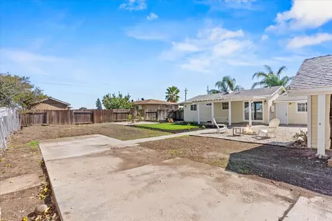Exterior - 1985 16th St, Olivehurst, CA 95961 photo 9 of 13