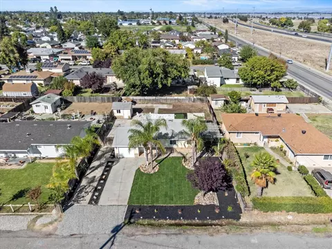 View/Area - 1985 16th St, Olivehurst, CA 95961 photo 1 of 7