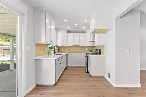 Kitchen - 1985 16th St, Olivehurst, CA 95961 photo 1 of 8