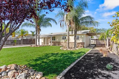 Exterior - 1985 16th St, Olivehurst, CA 95961 photo 4 of 13