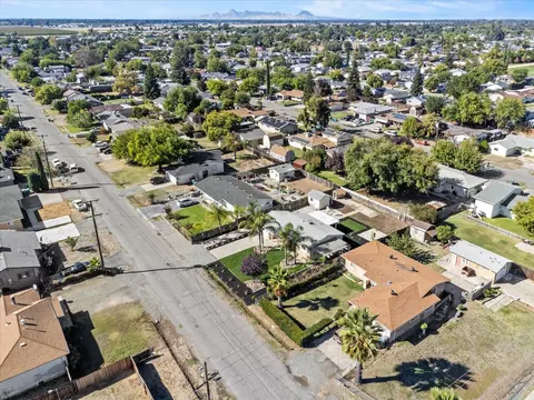 View/Area - 1985 16th St, Olivehurst, CA 95961 photo 3 of 7
