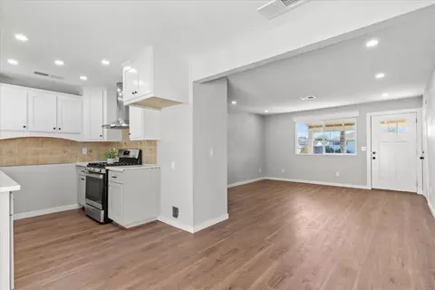 Living - 1985 16th St, Olivehurst, CA 95961 photo 5 of 5