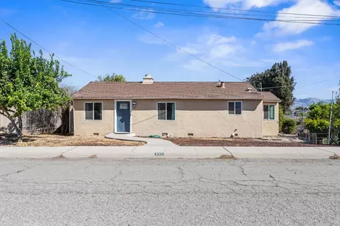 330 Day St, Gonzales, CA 93926