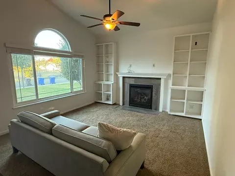 726 Willowgreen Cir, Galt, CA 95632 photo 2