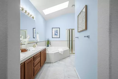 Bath - 5410 Quane Rd, Rocklin, CA 95765 photo 2 of 4