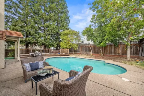 Exterior - 5410 Quane Rd, Rocklin, CA 95765 photo 4 of 11