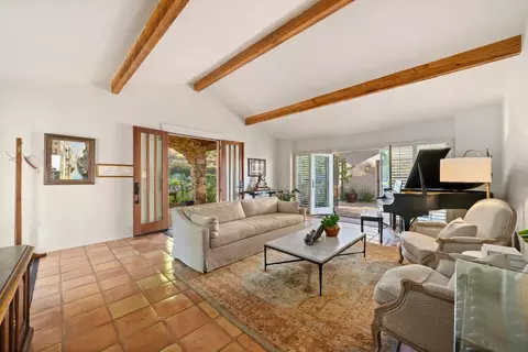 Living - 5050 Glory View Dr, Placerville, CA 95667 photo 2 of 5