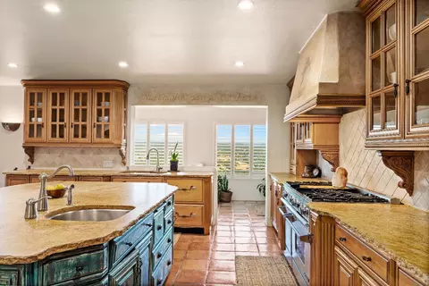 Kitchen - 5050 Glory View Dr, Placerville, CA 95667 photo 4 of 6