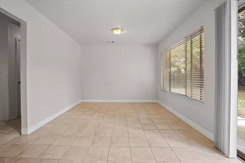Living - 3705 Lamborghini Ln, Modesto, CA 95356 photo 7 of 8