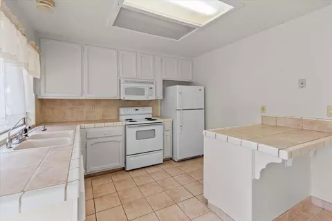 Kitchen - 3705 Lamborghini Ln, Modesto, CA 95356 photo 3 of 4