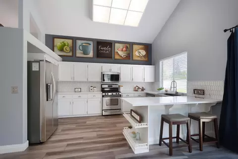 9567 Diamond Point Ln, Elk Grove, CA 95758