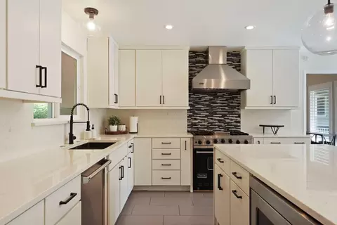 Kitchen - 1813 Bannister Pl, Modesto, CA 95355 photo 5 of 6