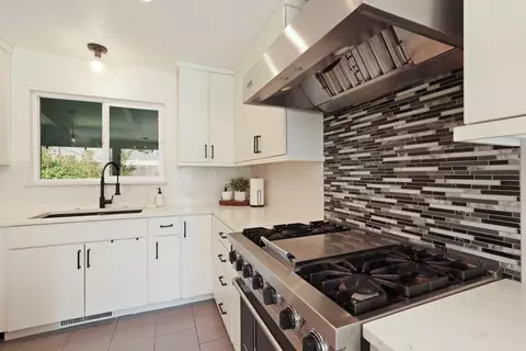 Kitchen - 1813 Bannister Pl, Modesto, CA 95355 photo 3 of 6