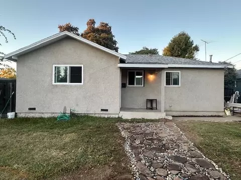 4861 Iowa Ave, Sacramento, CA 95824