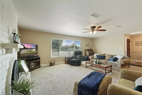 309 Vineyard Dr, Lodi, CA 95240 photo 5