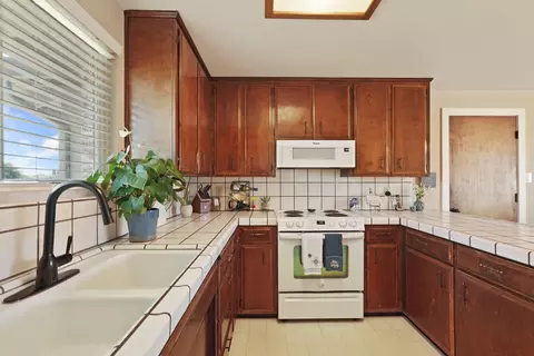 309 Vineyard Dr, Lodi, CA 95240 photo 10