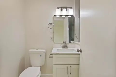 Bath - 1828 Celeste, Modesto, CA 95355 photo 3 of 4