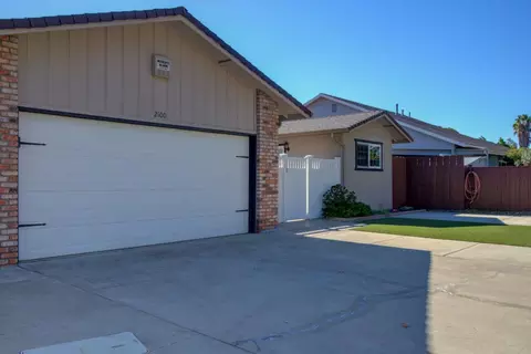 2100 Lance St, Modesto, CA 95354 photo 4
