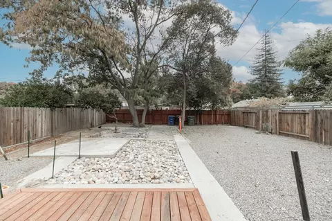 Exterior - 421 Alturas Ave, Modesto, CA 95351 photo 6 of 7