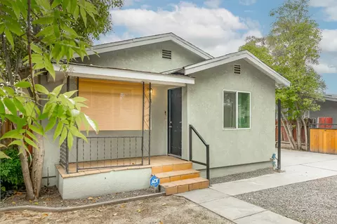 Exterior - 421 Alturas Ave, Modesto, CA 95351 photo 4 of 7