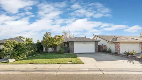 Exterior - 2526 Park West Dr, Lodi, CA 95242 photo 2 of 11