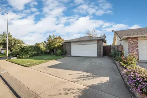 Exterior - 2526 Park West Dr, Lodi, CA 95242 photo 4 of 11