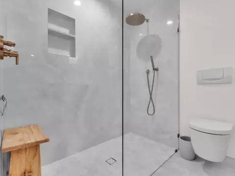 Bath - 5841 Sharps Cir, Carmichael, CA 95608 photo 3 of 3