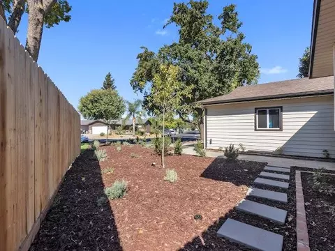 Exterior - 5841 Sharps Cir, Carmichael, CA 95608 photo 4 of 8