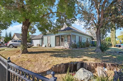 402 Maple St, Modesto, CA 95351 photo 1