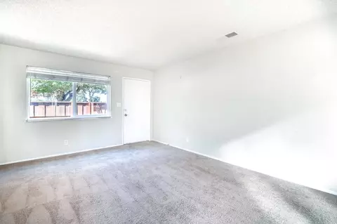 Living - 2724 Park Pl, Modesto, CA 95350 photo 1 of 6