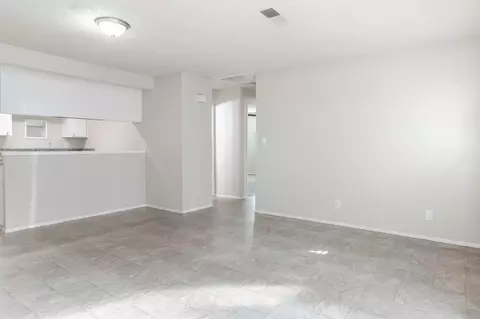 Living - 2724 Park Pl, Modesto, CA 95350 photo 4 of 6