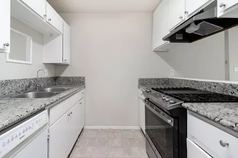 Kitchen - 2724 Park Pl, Modesto, CA 95350 photo 2 of 3
