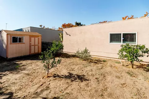 Exterior - 2724 Park Pl, Modesto, CA 95350 photo 7 of 8