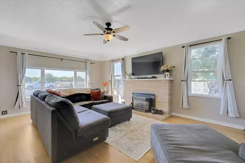 Living - 288 Little Ave, Gridley, CA 95948 photo 3 of 3